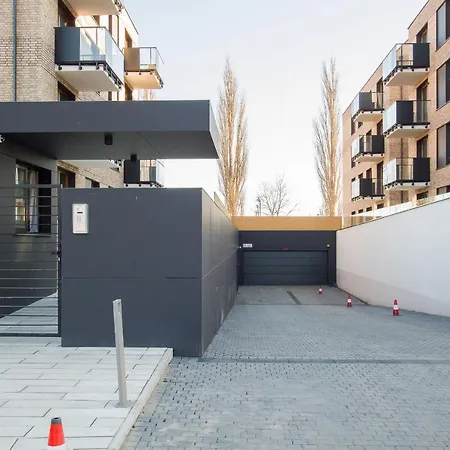 Front Park Sadowa With Parking By Renters Gdansk