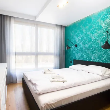 Front Park Sadowa With Parking By Renters *