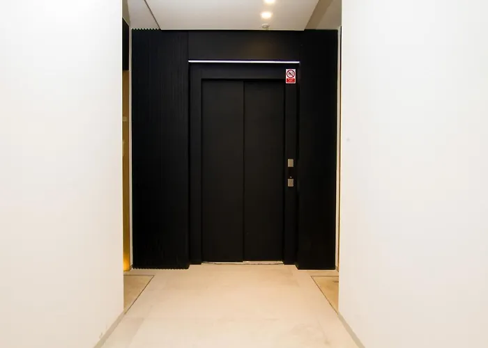 Front Park Sadowa With Parking By Renters *