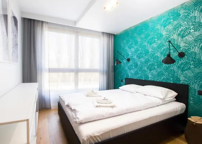 Front Park Sadowa With Parking By Renters *