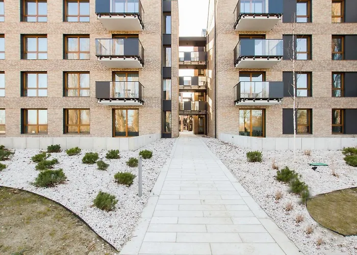 Front Park Sadowa With Parking By Renters